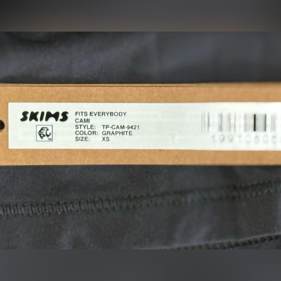 SKIMS Fits Everybody Cami in Graphite  Size XS NWT - Picture 4 of 5